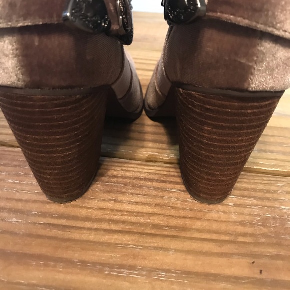 Hot Topic suede boots - Picture 6 of 8